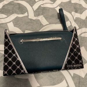 🌺 Steve Madden Full Zip Wallet 🌺